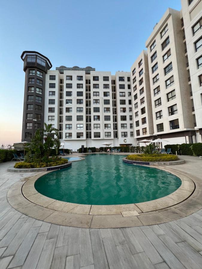 Luxury Hotel Apartment With Pools In Front Auc Kahire Dış mekan fotoğraf